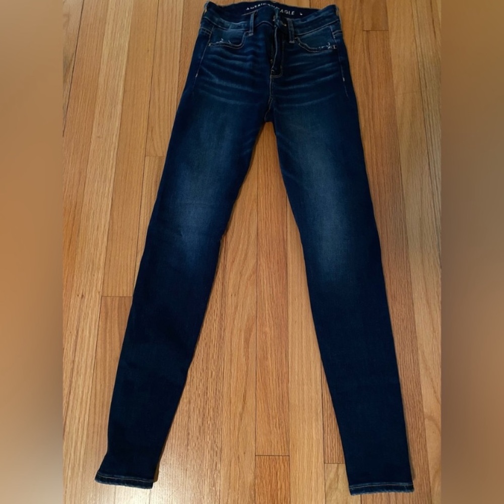 Like new American Eagle Forever Soft medium dark jeggings